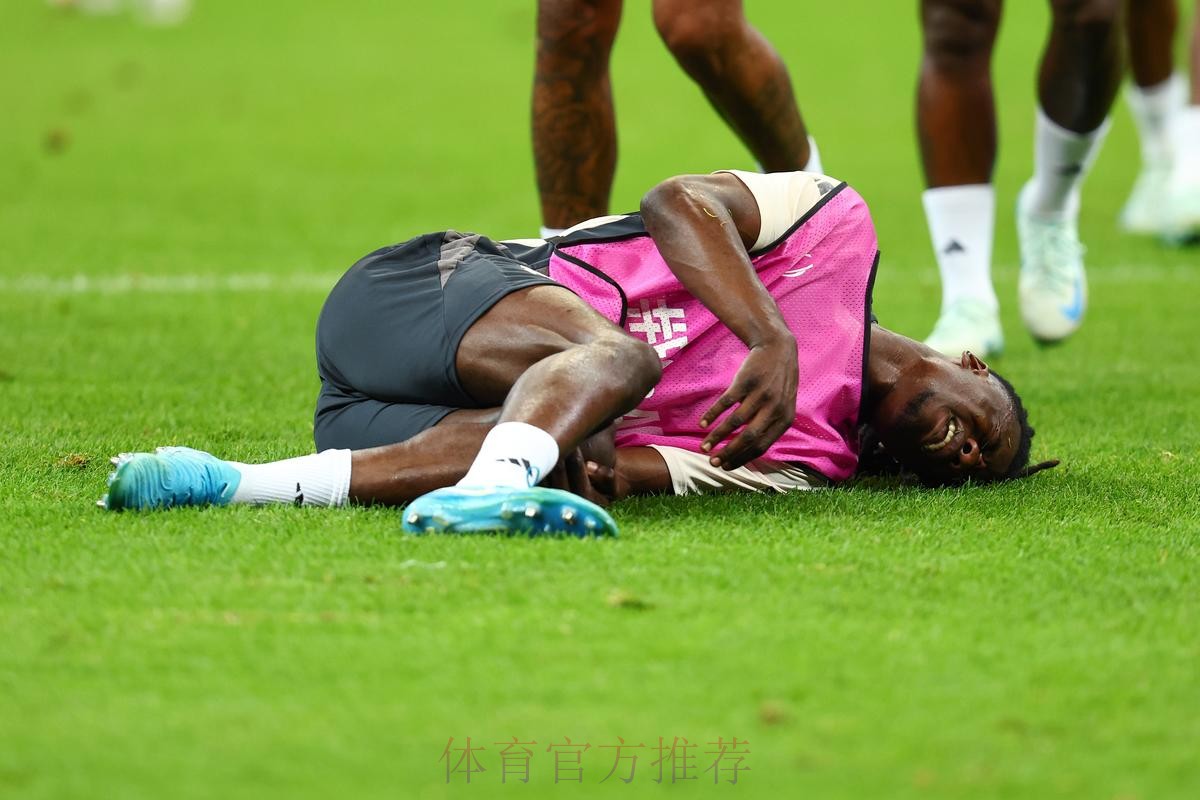 皇马官方：塞巴略斯左腿半膜肌受伤&肌腱受损